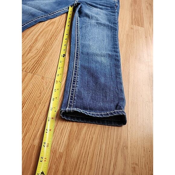 Soundgirl Denim Capri Jeans Sz 5 Embroidered Rhinestones Thick Stitch Distressed - Picture 6 of 12